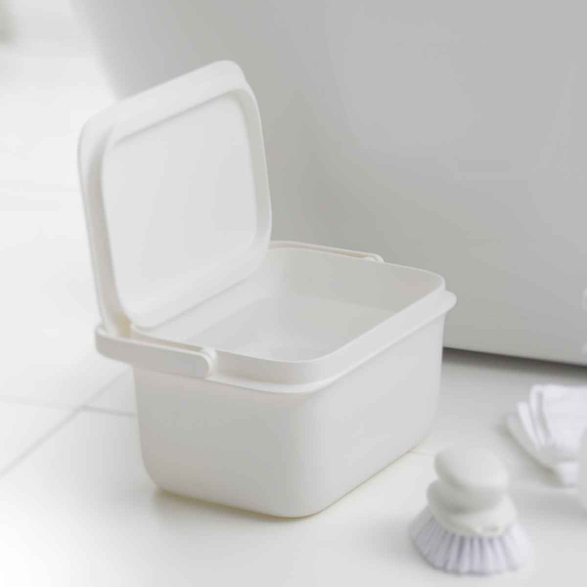 marna マーナ きれいに暮らす。 バケツ W627W ( バケツ 5L ふた付き 角型バケツ ばけつ 蓋付き つけ置き 収納 スクエア シンプル 白 四角 目盛り付き 上靴 靴洗い 洗濯 おしゃれ )