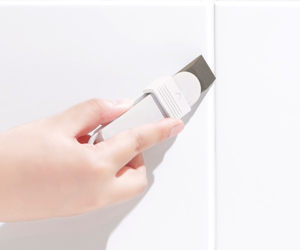 marna マーナ 掃除の達人 すみずみ消しゴム(ケース付き) W637 ( ケース付き 隅 角 掃除 そうじ ゴム タイル お風呂 蛇口 溝 隙間 汚れ 水アカ 黒ズミ よごれ 落とす 落ちる 磨く 浴室 コンロ周り お風呂掃除 )