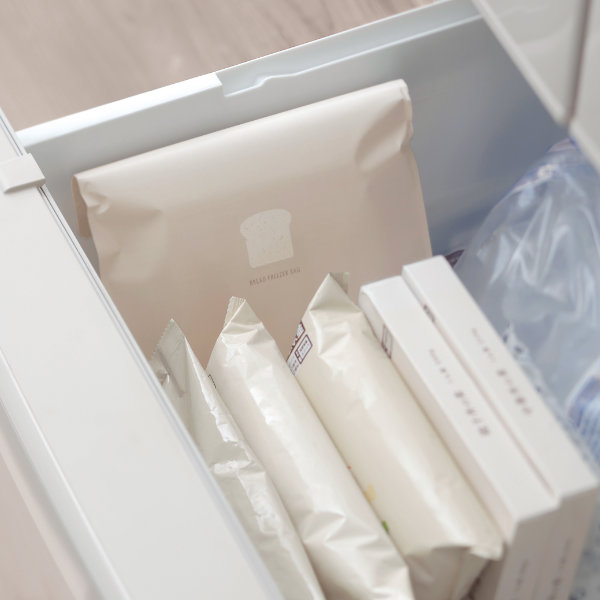 marna マーナ パン冷凍保存袋 K766BE ( 保存袋 パン 冷凍保存袋 食パン 冷凍保存 袋 冷凍袋 保存 容器 冷凍庫 収納 冷凍 パン保存 2枚入り パン入れ パン収納 密閉保存 洗える 日本製 おしゃれ )