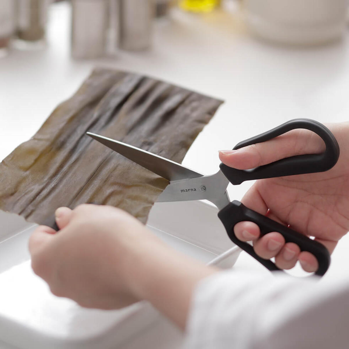 marna マーナ 料理のハサミ K747 ( キッチンバサミ 食洗機対応 キッチンハサミ キッチンはさみ キッチンばさみ 料理バサミ 分解 お手入れ簡単 ギザ刃 はさみ ハサミ 鋏 下ごしらえ用品 調理器具 調理用品 )