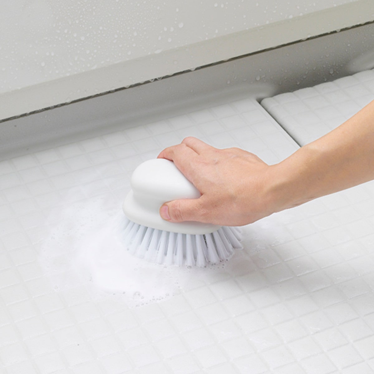 marna マーナ きれいに暮らす。 お風呂のブラシ W601 ( バスブラシ 風呂清掃 バス清掃 掃除 清掃 床 壁 バス用品 掃除用具 タイル お風呂 ブラシ たわし ホワイト 白 ) 【グレー】 グレー