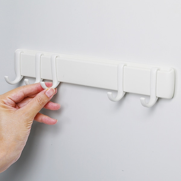 marna マーナ きれいに暮らす。 マグネットフック5連 W620 ( フック 磁石 マグネット 風呂 浴室 収納 小物収納 壁掛けフック 壁面 壁 傷つけない バスルーム お風呂 洗面所 洗面 脱衣所 洗濯機 キッチン 冷蔵庫 壁面収納 白 )