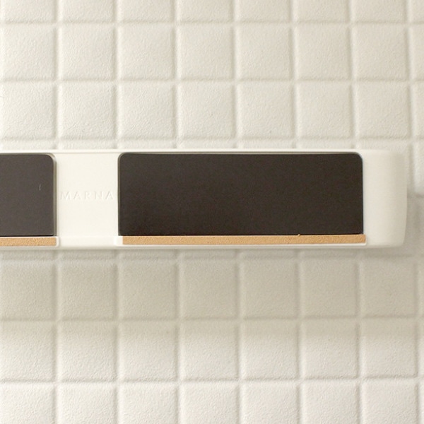 marna マーナ きれいに暮らす。 マグネットフック5連 W620 ( フック 磁石 マグネット 風呂 浴室 収納 小物収納 壁掛けフック 壁面 壁 傷つけない バスルーム お風呂 洗面所 洗面 脱衣所 洗濯機 キッチン 冷蔵庫 壁面収納 白 )