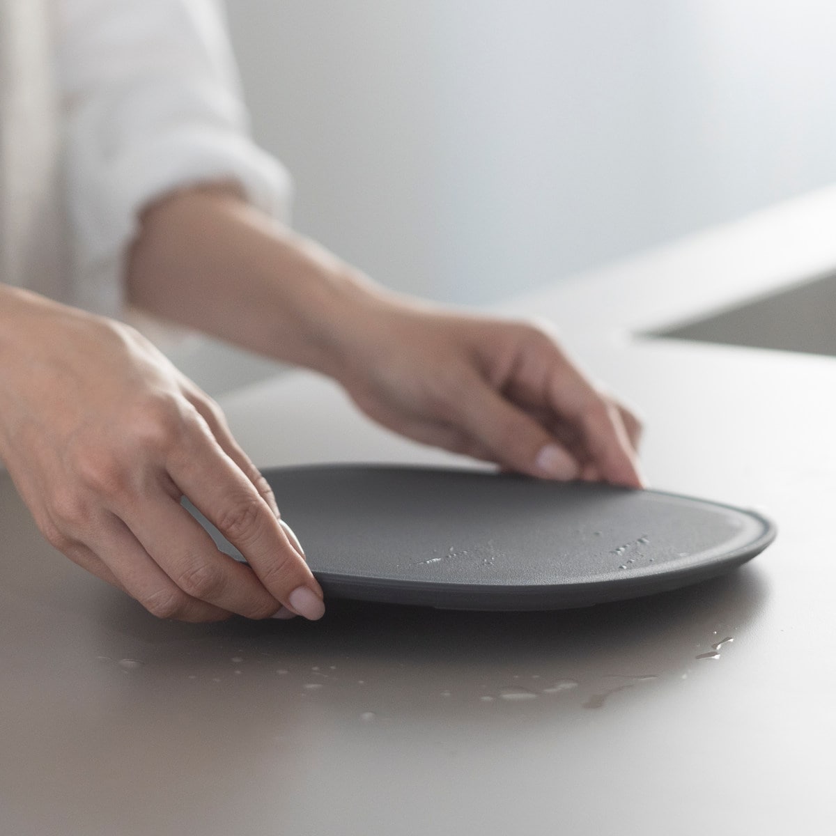 marna マーナ マーナのきほん まな板S K807 ( 滑りにくい 食洗機対応 キッチンツール カッティングボード まないた マナイタ 俎板 コンパクト ミニ 立てられる フチ付き 耐熱 おしゃれ ) 【グレー】 グレー