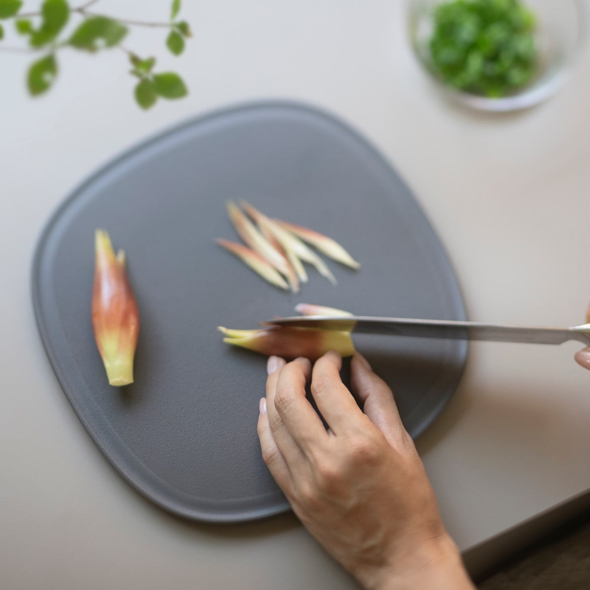 marna マーナ マーナのきほん まな板S K807 ( 滑りにくい 食洗機対応 キッチンツール カッティングボード まないた マナイタ 俎板 コンパクト ミニ 立てられる フチ付き 耐熱 おしゃれ ) 【グレー】 グレー