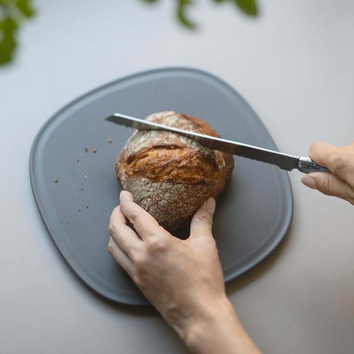 marna マーナ マーナのきほん まな板S K807 ( 滑りにくい 食洗機対応 キッチンツール カッティングボード まないた マナイタ 俎板 コンパクト ミニ 立てられる フチ付き 耐熱 おしゃれ ) 【グレー】 グレー