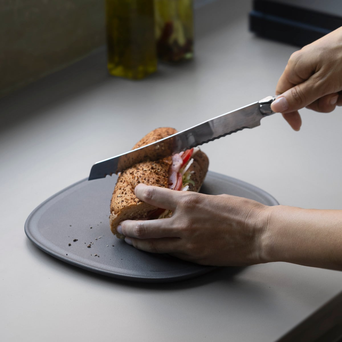 marna マーナ マーナのきほん まな板S K807 ( 滑りにくい 食洗機対応 キッチンツール カッティングボード まないた マナイタ 俎板 コンパクト ミニ 立てられる フチ付き 耐熱 おしゃれ ) 【グレー】 グレー