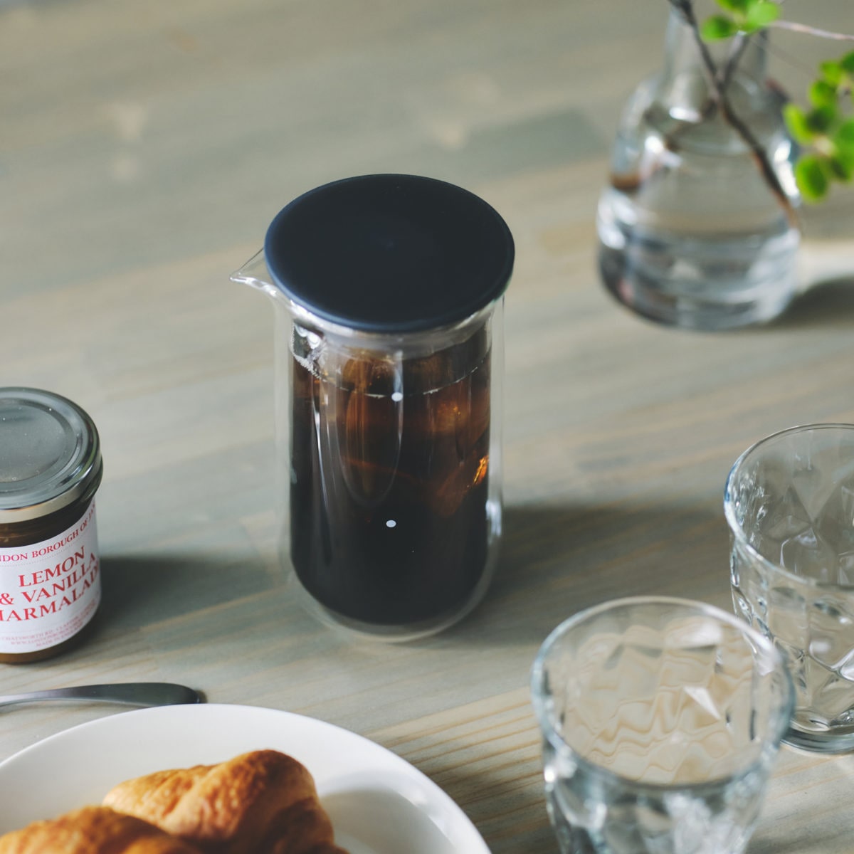 marna マーナ Readyto ダブルウォールカラフェ 530mL K794 ( 冷水筒 530ml 電子レンジ対応 耐熱 ガラス ピッチャー 食洗機対応 蓋付き 保温 保冷 おしゃれ かわいい コーヒーサーバー ティーポット サーバー )