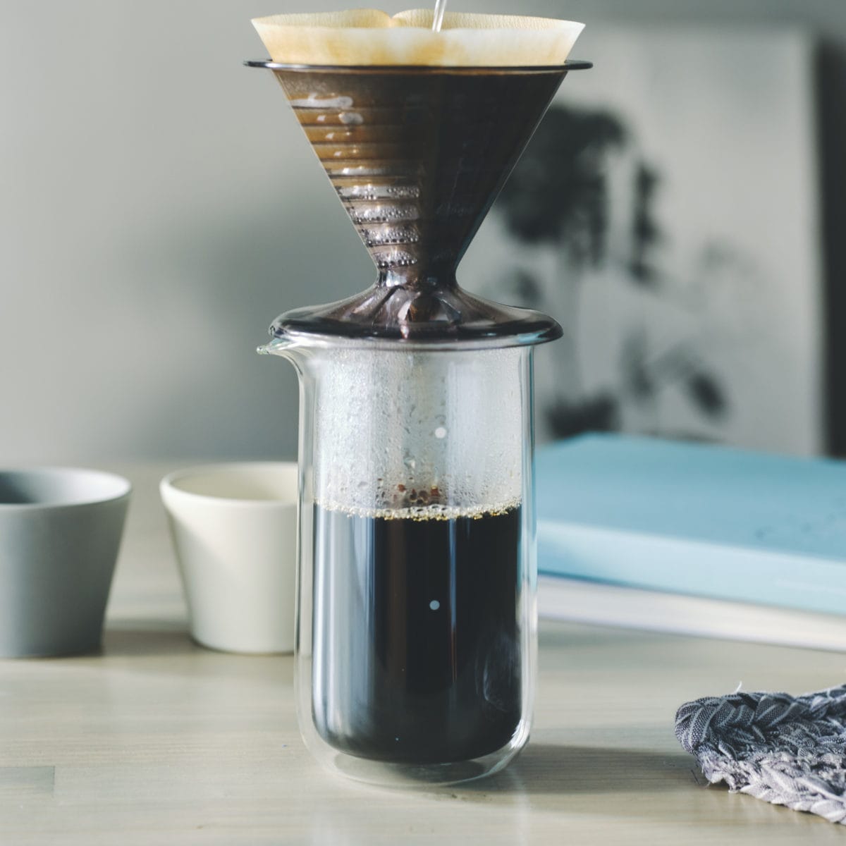 marna マーナ Readyto ダブルウォールカラフェ 530mL K794 ( 冷水筒 530ml 電子レンジ対応 耐熱 ガラス ピッチャー 食洗機対応 蓋付き 保温 保冷 おしゃれ かわいい コーヒーサーバー ティーポット サーバー )