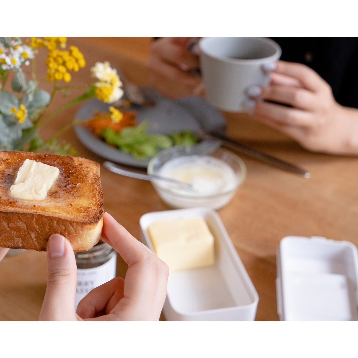 marna マーナ バターケース K776W ( カッター付き 150g 200g 保存容器 密閉 保存ケース バター入れ バター容器 キッチン用品 キッチン雑貨 プラスチック おしゃれ 白 ホワイト )