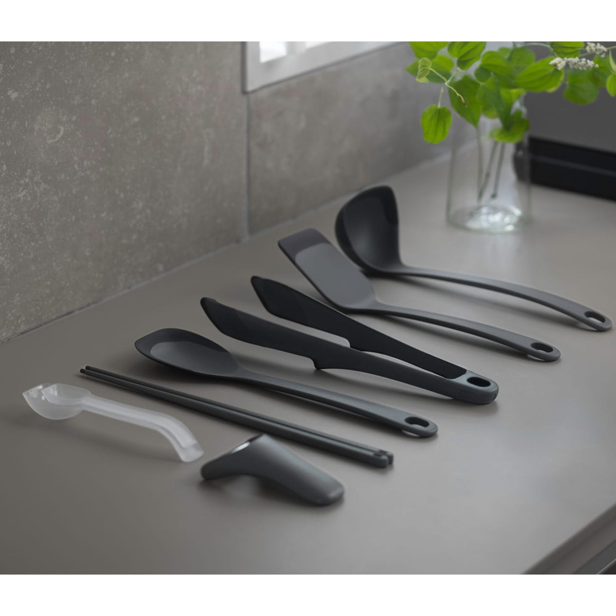 marna マーナ マーナのきほん お玉 K800 ( M すくいやすい 食洗機対応 シリコンおたま 注ぎやすい レードル キッチンツール 耐熱 おしゃれ かわいい おたま 穴無しお玉 調理スプーン 調理用品 調理器具 ) 【グレー】 グレー