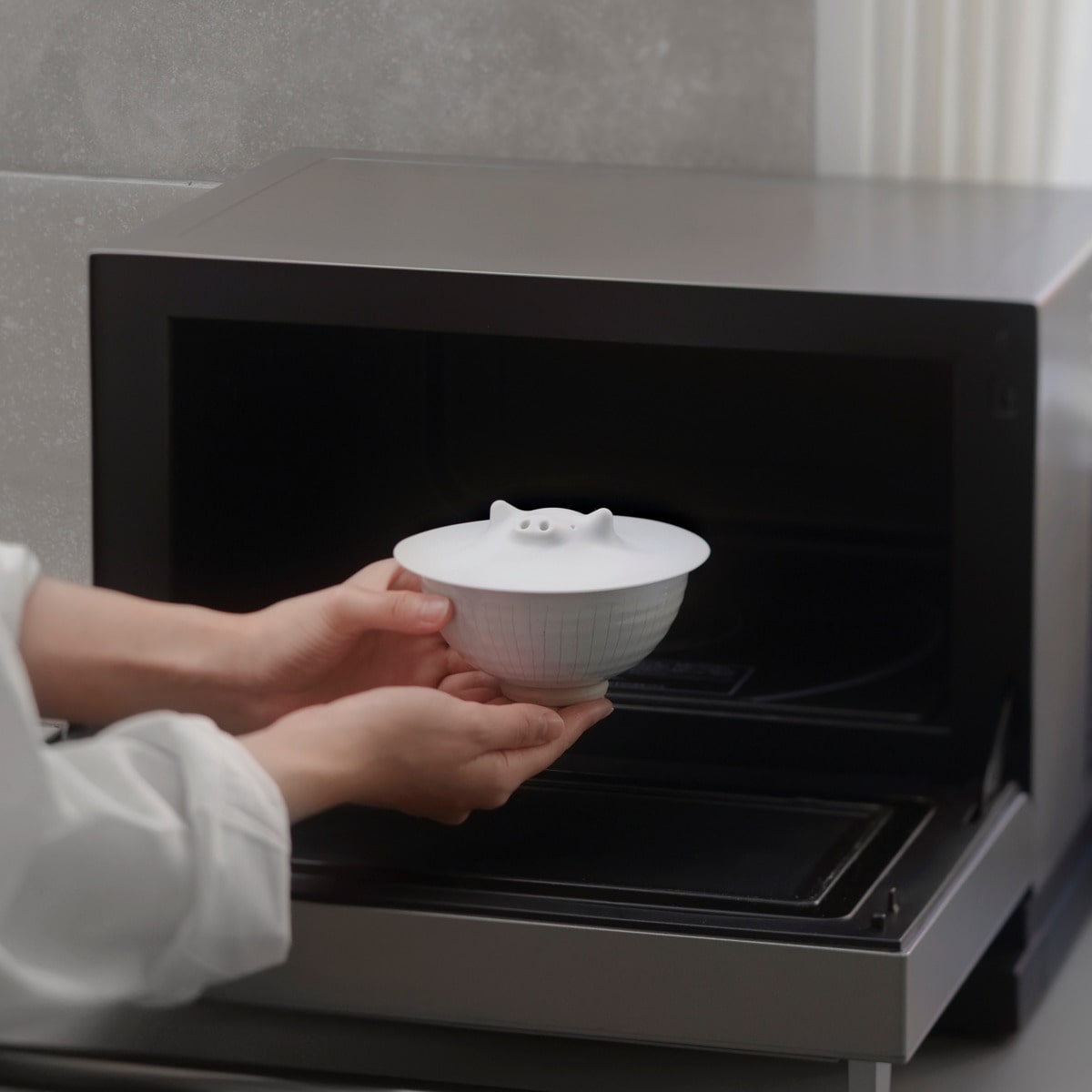 marna マーナ コブタの落としぶた 13.5cm K091 ( 鍋 蓋 耐熱 シリコン 鍋ふた 瓶蓋 フタ )