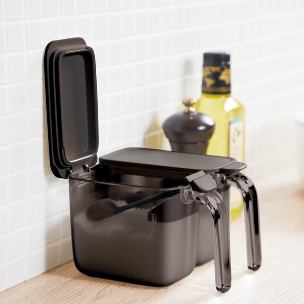 marna マーナ GOODLOCKCONTAINER 調味料ポット K736 ( グッドロックコンテナ 370ml 調味料ケース 砂糖入れ 塩入れ 小さじスプーン付き シュガーポット スパイス容器 ストッカー ) 【ホワイト】 ホワイト