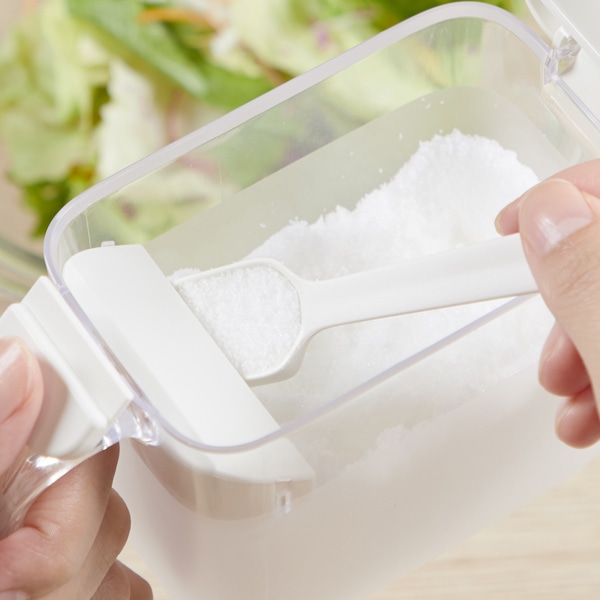 marna マーナ GOODLOCKCONTAINER 調味料ポット K736 ( グッドロックコンテナ 370ml 調味料ケース 砂糖入れ 塩入れ 小さじスプーン付き シュガーポット スパイス容器 ストッカー ) 【ホワイト】 ホワイト