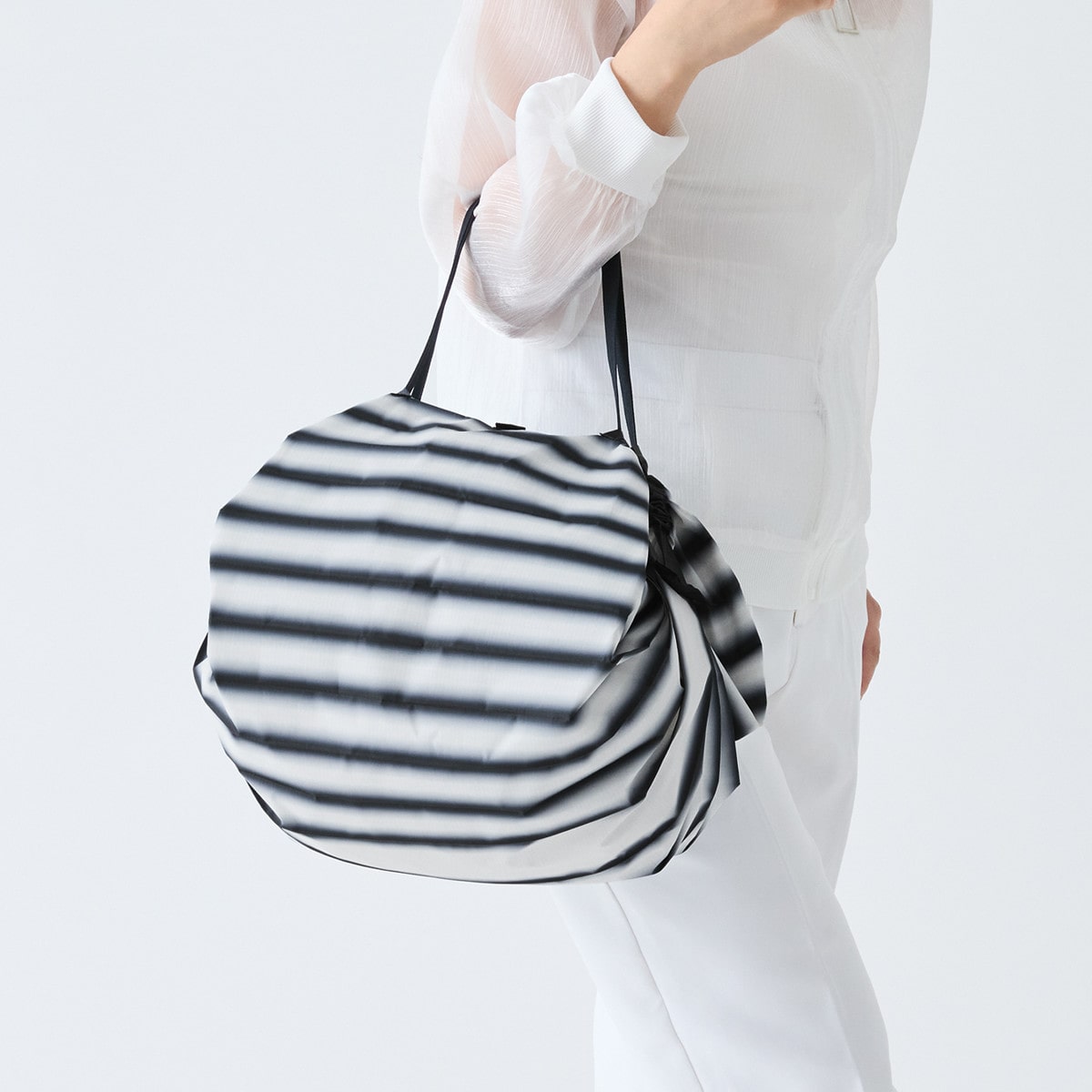 marna マーナ Shupatto コンパクトバッグ M ( シュパット エコバッグ 15L マイバッグ エコバック 買い物バッグ 洗濯可能 マチ広 コンパクト 折りたたみ レジバッグ サブバッグ 買い物袋 バッグ トート ) 【強調ブルー】 強調ブルー