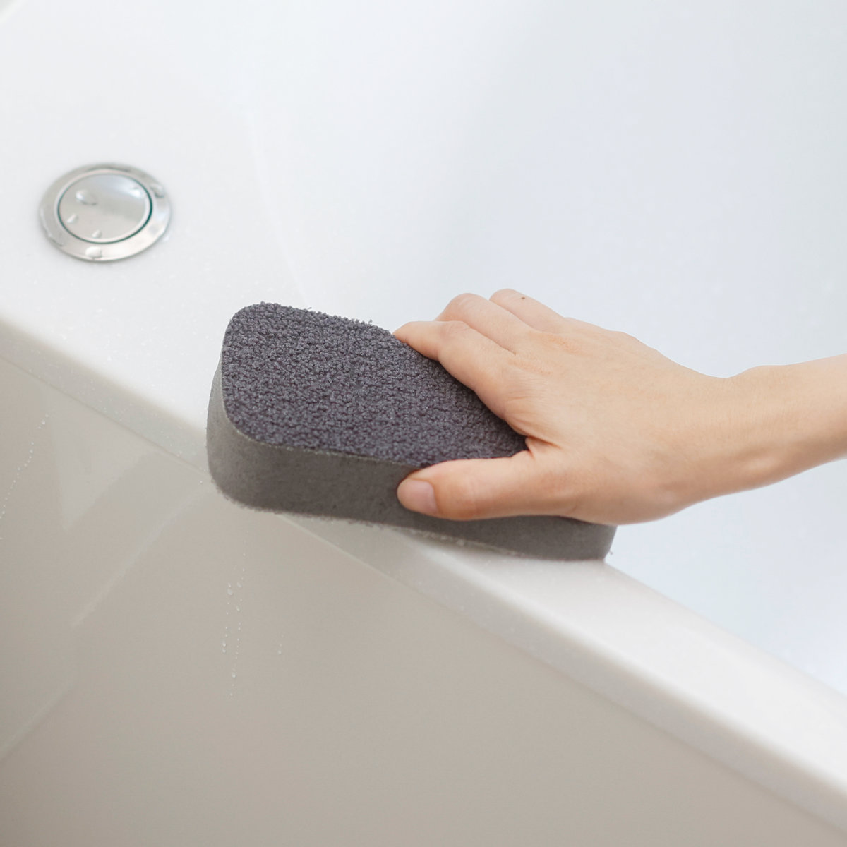 marna マーナ 水ピカ バススポンジ ( お風呂スポンジ 風呂用スポンジ バスタブ スポンジ 日本製 お風呂掃除 浴室掃除 二面 両面 吊り下げ 洗剤不要 水だけ ) 【グリーン】 グリーン