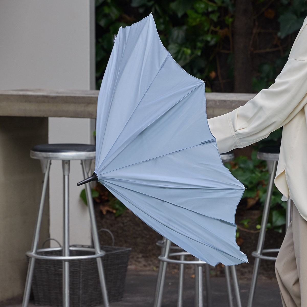 marna マーナ Shupatto アンブレラ 58cm S510B ( 傘 ベルトなしで畳める シュパット レディース メンズ 16本骨 UVカット 晴雨兼用 日傘 雨傘 長傘 車 濡れない 男女兼用 畳まない 軽い 手が濡れない ) 【コバルトブルー】 コバルトブルー