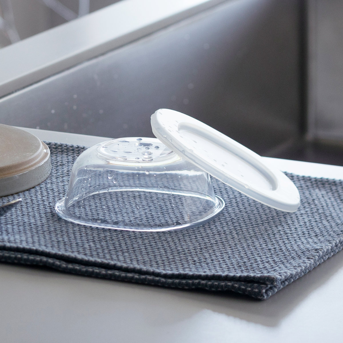 marna マーナ うつわにもなる保存容器 250mL 2個入り K831 ( 密閉 食洗機対応 電子レンジ対応 冷凍 キッチン 積み重ね スタッキング 収納 シンク下 ワンタッチ 保存 容器 軽量 ) 【ダークグレー】 ダークグレー