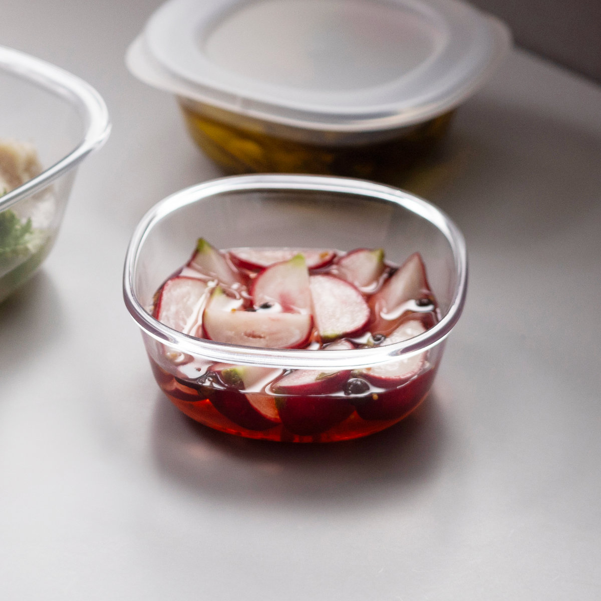 marna マーナ うつわにもなる保存容器 250mL 2個入り K831 ( 密閉 食洗機対応 電子レンジ対応 冷凍 キッチン 積み重ね スタッキング 収納 シンク下 ワンタッチ 保存 容器 軽量 ) 【ダークグレー】 ダークグレー