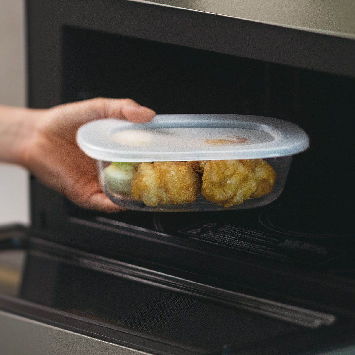 marna マーナ うつわにもなる保存容器 650mL 2個入り K832 ( 密閉 食洗機対応 電子レンジ対応 冷凍 キッチン 積み重ね スタッキング 収納 シンク下 ワンタッチ 保存 容器 軽量 ) 【ダークグレー】 ダークグレー