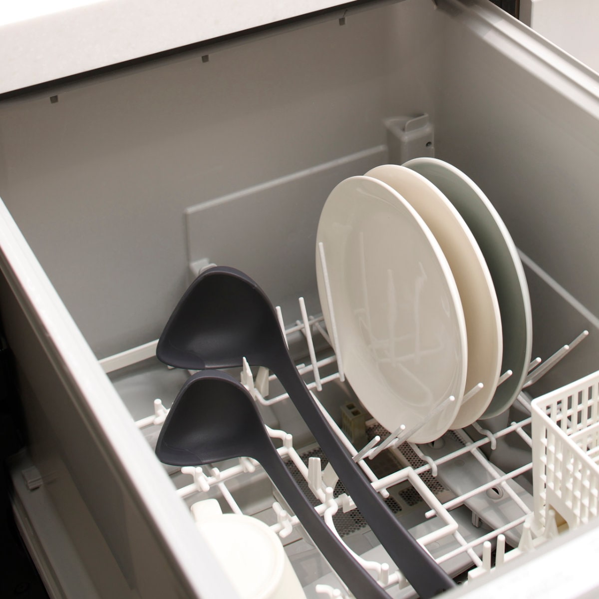 marna マーナ マーナのきほん キッチンツール 3点セット K800 K803 K804 ( お玉 スプーンヘラ ターナー 食洗機対応 シリコン 注ぎやすい レードル 耐熱 おしゃれ かわいい シンプル 滑らない 持ちやすい ) 【ダークグレー】 ダークグレー