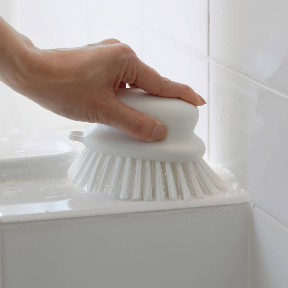 marna マーナ お風呂の掃除 4点セット W671 W672 W677 W678 ( バスブラシ 風呂清掃 バス清掃 掃除 清掃 床 壁 バス用品 掃除用具 タイル お風呂 ブラシ たわし グレー ホワイト ) 【ホワイト】 ホワイト
