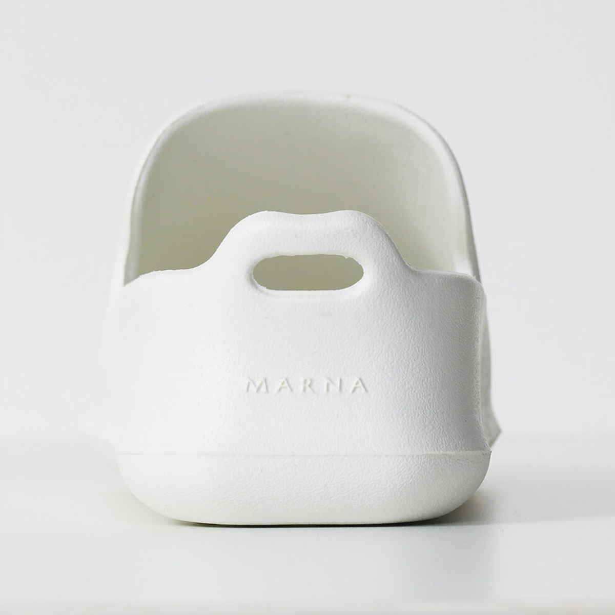 marna マーナ きれいに暮らす。 お風呂のスリッパ W608 ( バスシューズ バスブーツ お風呂 スリッパ サンダル お風呂掃除 掃除道具 掃除 風呂 バス 収納 掛ける 吊る バススリッパ お風呂ブーツ バスサンダル ) 【ホワイト】 ホワイト