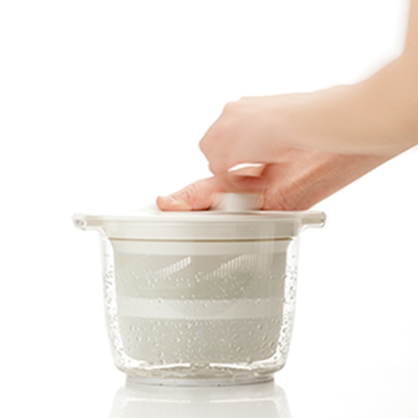 サラダスピナー LIBERALISTA リベラリスタ ( 野菜水切り器 野菜水きり器 コランダー スピナー 水切り 手動 回転式 下ごしらえ ボウル ザル 分解 洗える 野菜の水切り ) 【ホワイト】 ホワイト