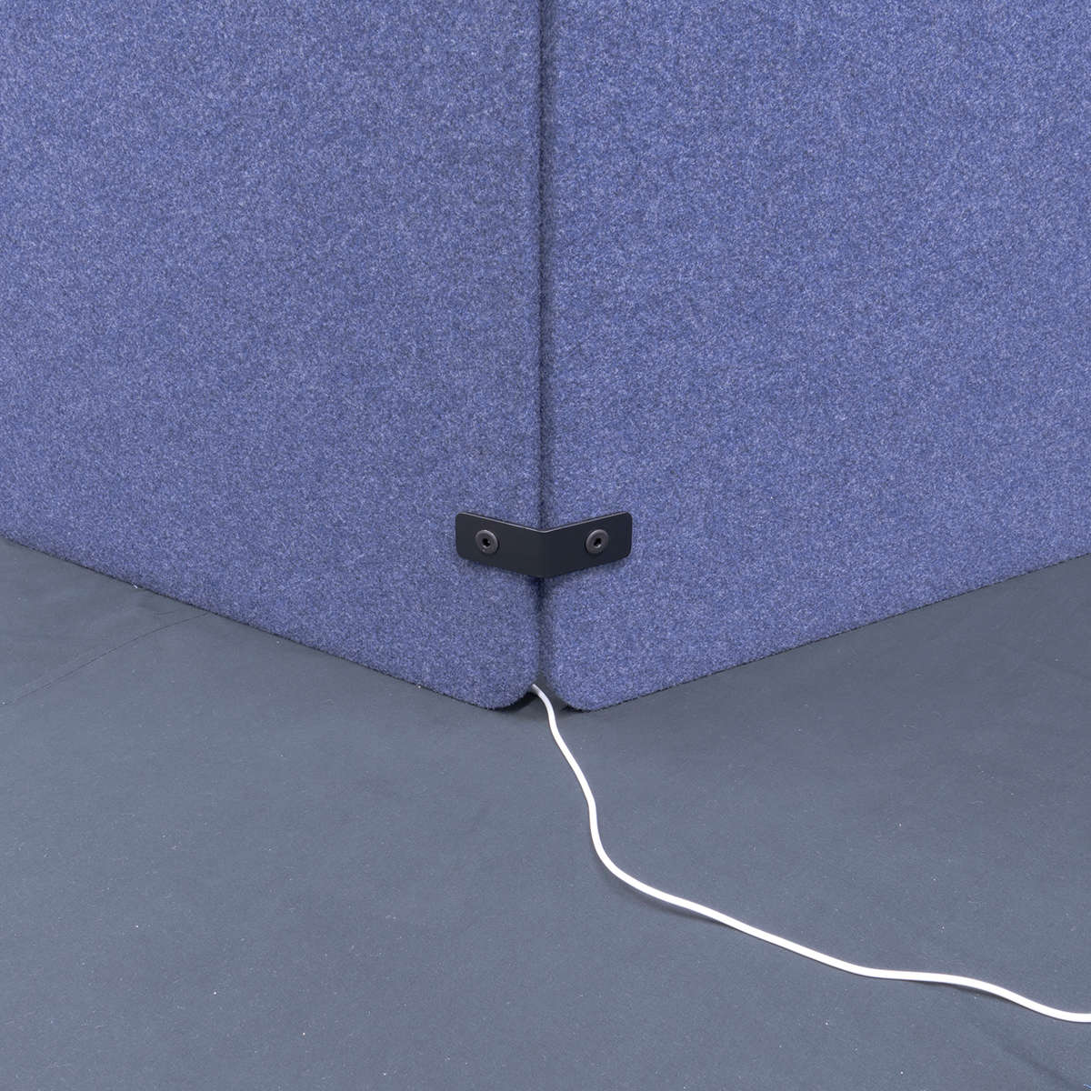 吸音 オフィスブース REMUTE オクタ ( 間仕切り 仕切り 目隠し 衝立 自立 個室 簡易 ブース デスク付き 机 リモートワーク テレワーク Web会議 在宅勤務 電話 防音 雑音 騒音 軽減 オフィス 組立て 日本製 ) 【グリーン】 グリーン