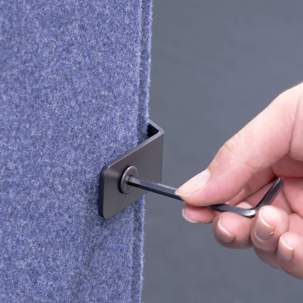 吸音 オフィスブース REMUTE オクタ ( 間仕切り 仕切り 目隠し 衝立 自立 個室 簡易 ブース デスク付き 机 リモートワーク テレワーク Web会議 在宅勤務 電話 防音 雑音 騒音 軽減 オフィス 組立て 日本製 ) 【グリーン】 グリーン