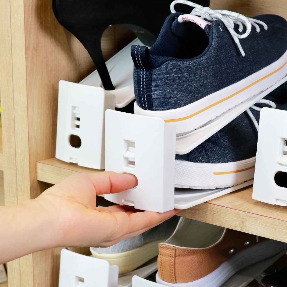 靴ホルダー 高さ調整可 10個セット ( 下駄箱 靴 ホルダー 10個 玄関 下駄箱収納 靴収納 玄関収納 省スペース スリム 高さ調節可能 シューズホルダー 靴スタンド 下駄箱整理 靴箱 整理 日本製 )