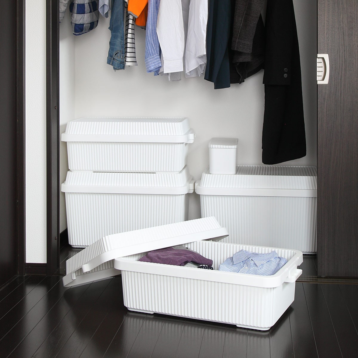 コンテナボックス 53L 浅型 スタックアップコンテナー53 ( 収納ボックス 蓋付き フタ付き 座れる 収納ケース 大型 日本製 アウトドア キャンプ 屋外 屋内 大容量 収納 ボックス ケース 工具箱 プラスチック おしゃれ ) 【グレー】 グレー