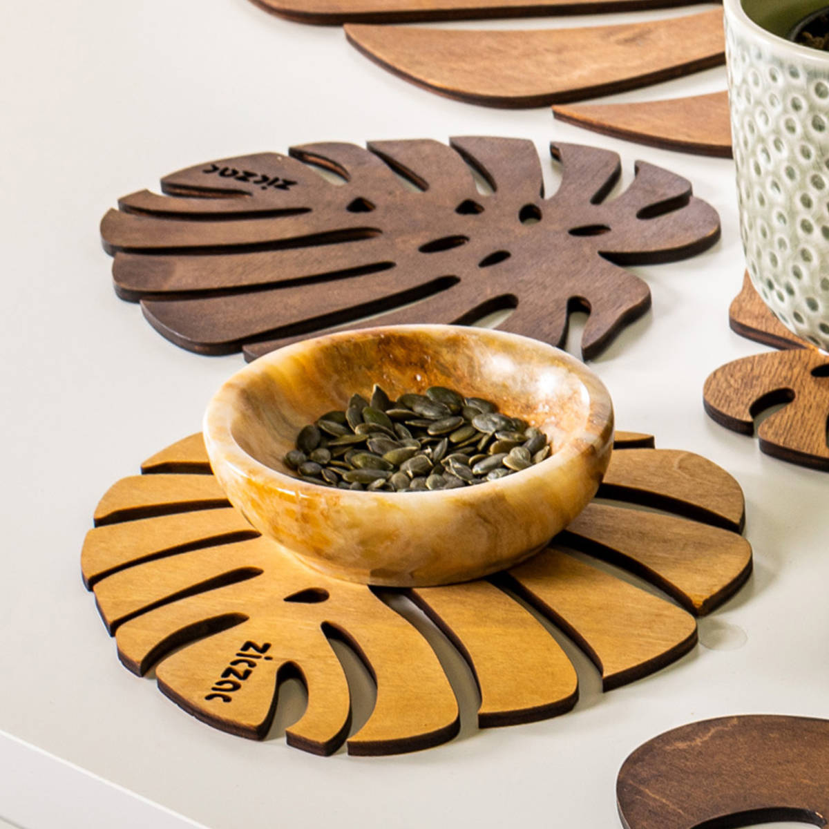 鍋敷き 木製 ZICZAC BIRCH Trivet Monstera ( ジックザック 木製鍋敷き なべ敷き 鍋敷 鍋しき 鍋置き 木製プレート 天然木 木 バーチ材 モンステラ ナチュラル インテリア ) 【WENGE】 WENGE