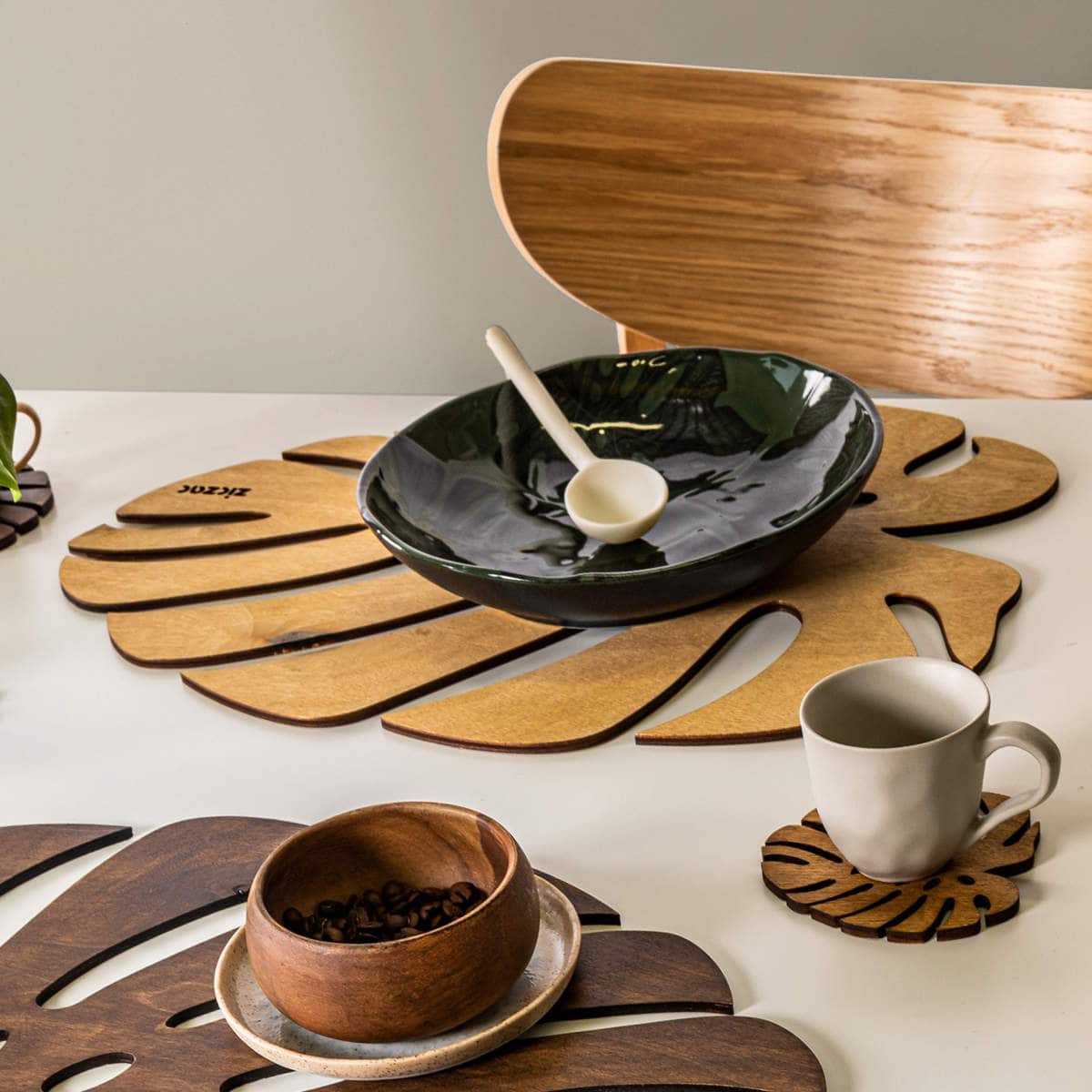 ランチョンマット 木製 ZICZAC BIRCH Placemat Monstera ( ジックザック 木製マット プレイスマット ランチマット 天然木 木 バーチ材 モンステラ ナチュラル インテリア 45×33cm ) 【WALNUT】 WALNUT