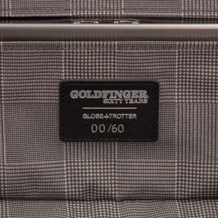 数量限定 007/ゴールドフィンガー キャリーオン 4ホイール シルバー/ブラック