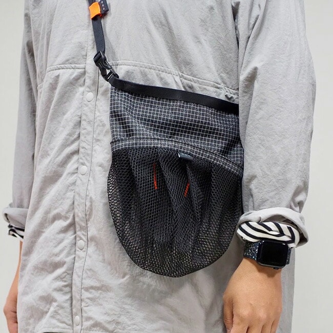 Light sewing machine