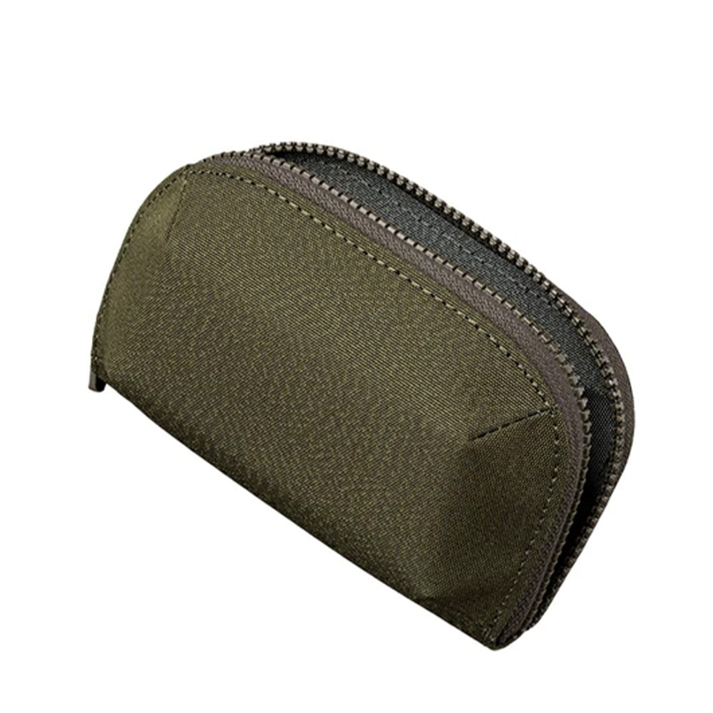 アーミーグリーン