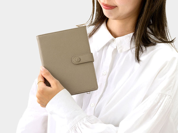 MILAGRO シュリンクレザー・マルチウォレット(パスポート、お薬手帳)・トープ トープ