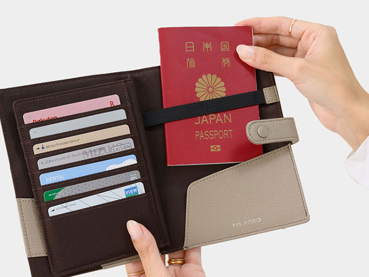 MILAGRO シュリンクレザー・マルチウォレット(パスポート、お薬手帳)・トープ トープ