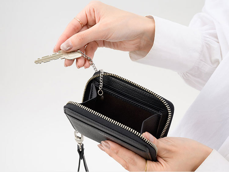 MILAGRO シュリンクレザー・ストラップ付きラウンドジップカードウォレット・オレンジ オレンジ