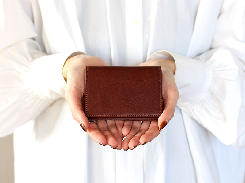 MILAGRO 牛革ソフトミリング・通しマチ名刺入れ・ブラック ブラック