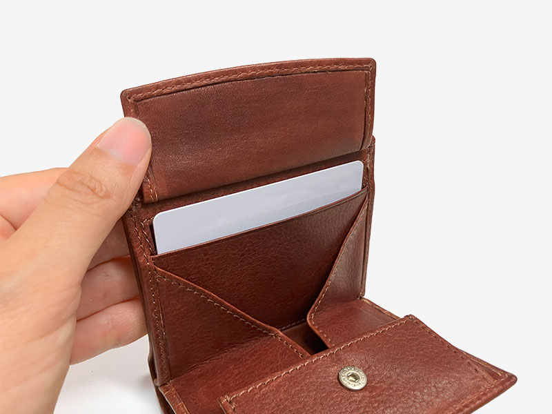 MILAGRO 牛革ソフトミリング・マネースルー2つ折り財布・ブラック ブラック