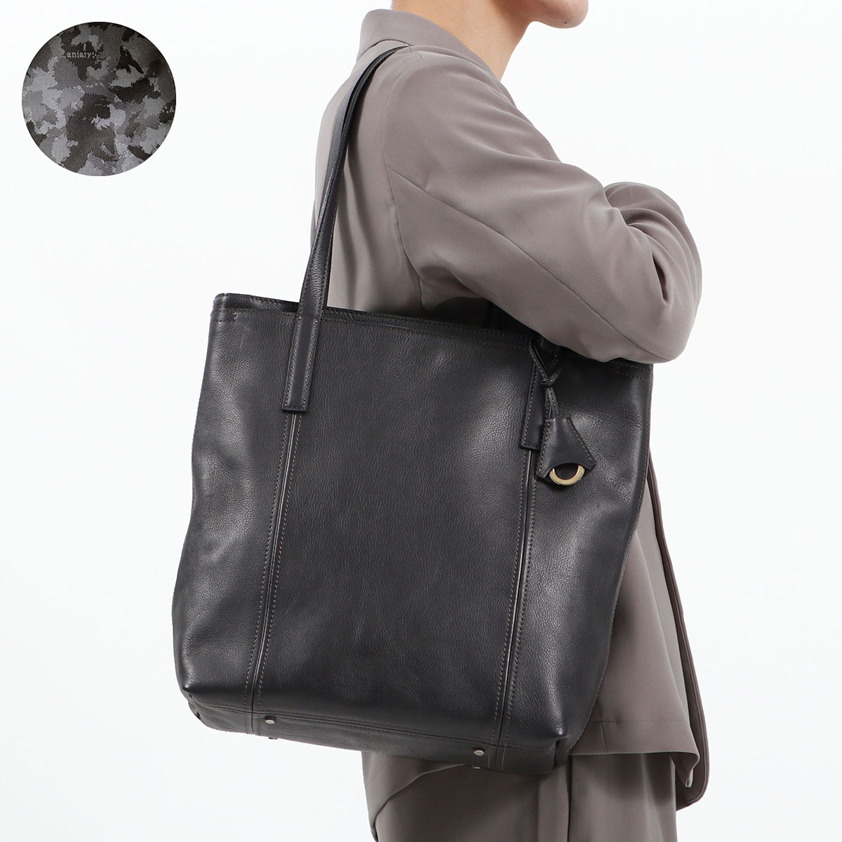 チャコールグレー