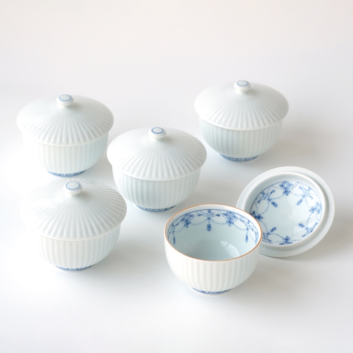 青華瓔珞文　蓋付お茶呑茶碗